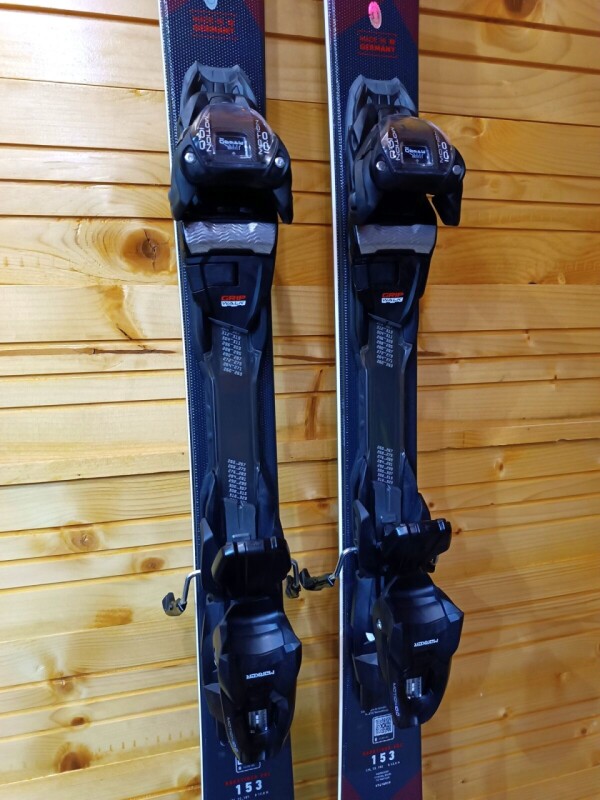 LYŽE VOLKL RACETIGER SRC 153CM --MODEL 2025--